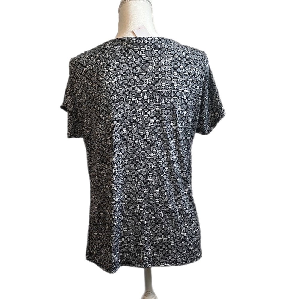 NWT! Black and White Patterned Top - Picture 2 of 3